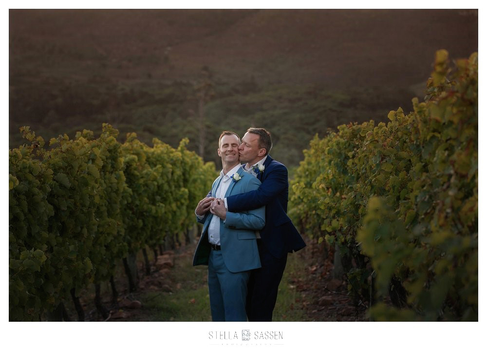 0033cape pont vineyards same sex wedding