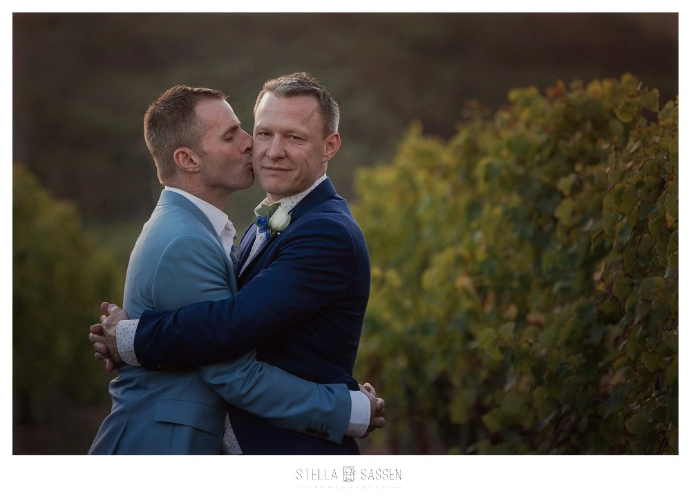 0042cape pont vineyards same sex wedding