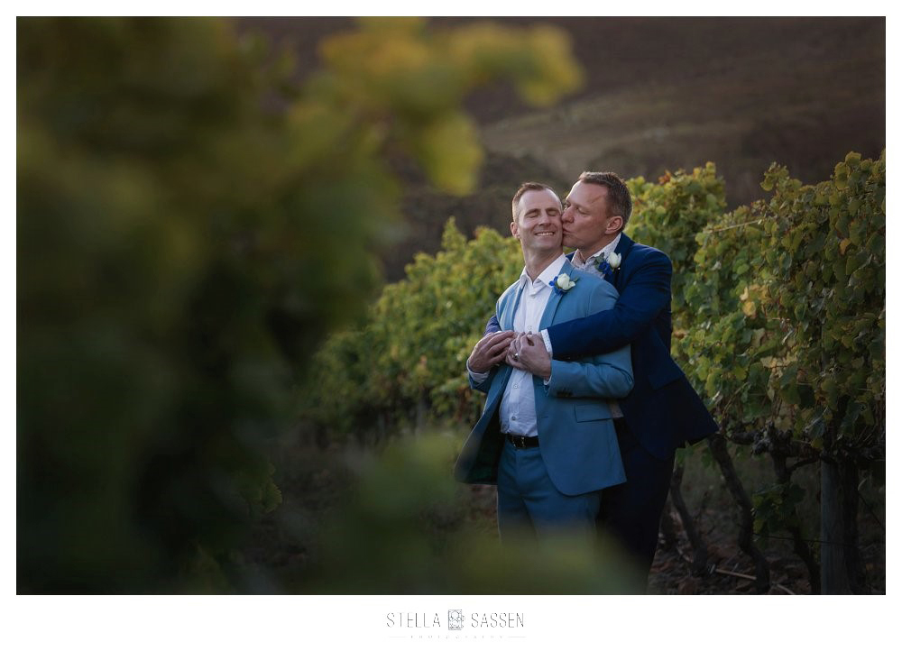 0048cape pont vineyards same sex wedding