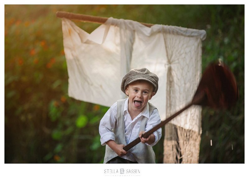 Speciality mini sessions on the river with kids