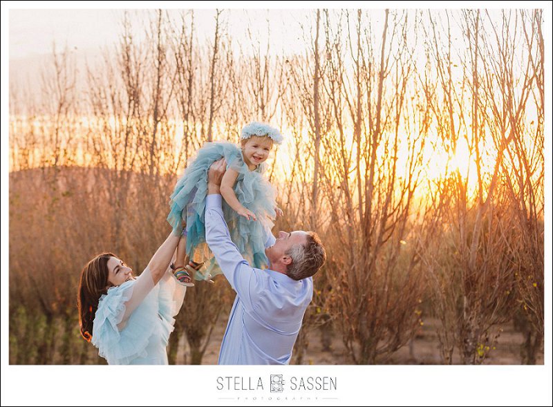 Soft light family photo shoot