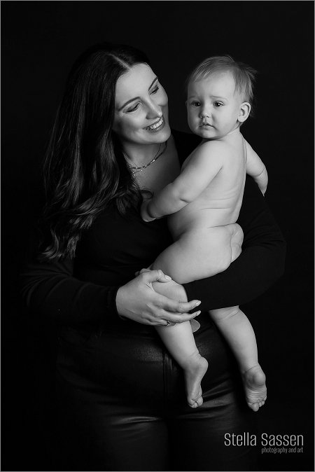 black white mommy me portraits cape 01