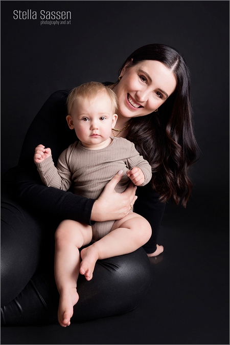 black white mommy me portraits cape 02