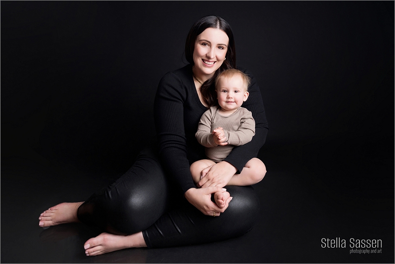 black white mommy me portraits cape 03